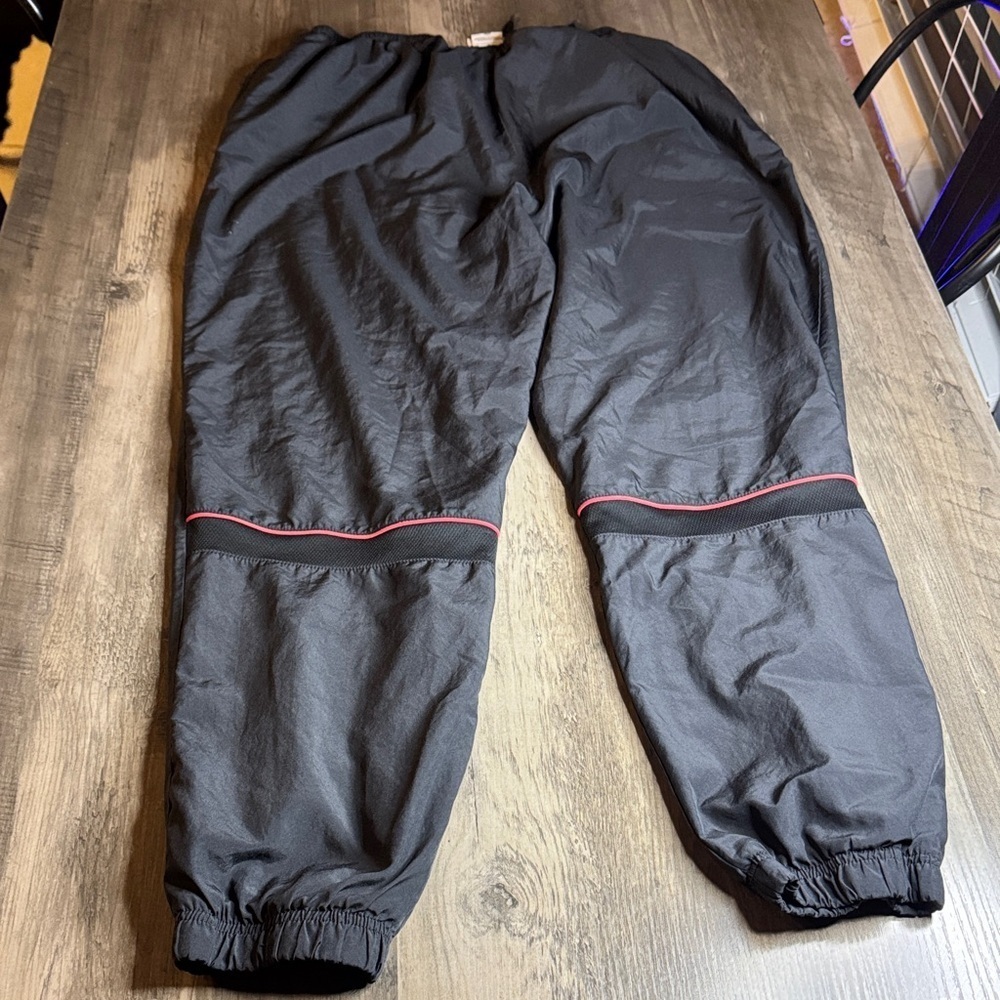 Nike 90’s  Black Track Pants with Pink Logo - Picture 5 of 7